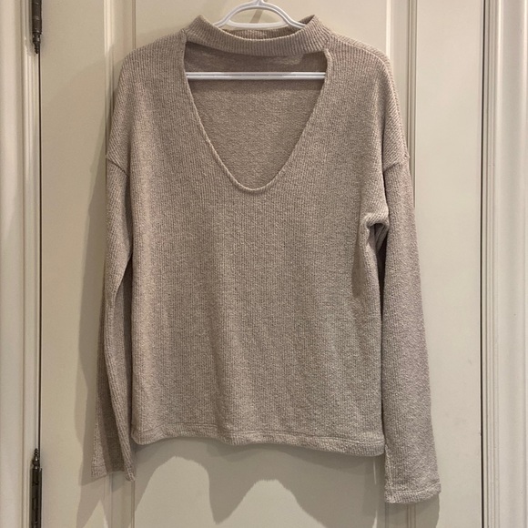 Zara Trafaluc Beige sweater with opening in front - Picture 1 of 3